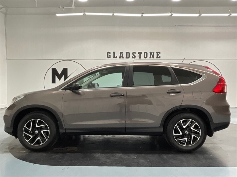 2016 Honda CR-V SE Sport Utility AWD/ Backup Camera / LOCAL SUV   - Photo 3 - Gladstone, OR 97027