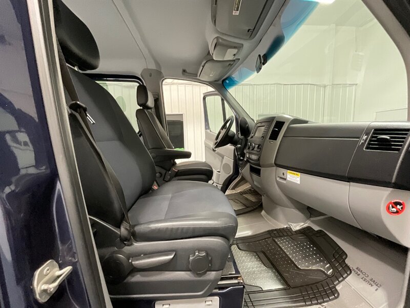 2014 Mercedes-Benz Sprinter Crew 2500 CARGO VAN CREW /4Cyl DIESEL / 68K MILES  / 1-OWNER / 5-Passenger - Photo 18 - Gladstone, OR 97027