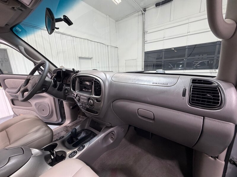 2001 Toyota Sequoia Limited AWD 4.7L / TIMING BELT DOEN / LIFTED / NEW WHEELS & TIRES / ONY 148K Miles - Photo 33 - Gladstone, OR 97027