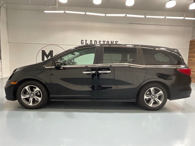 2018 Honda Odyssey Touring photo 3
