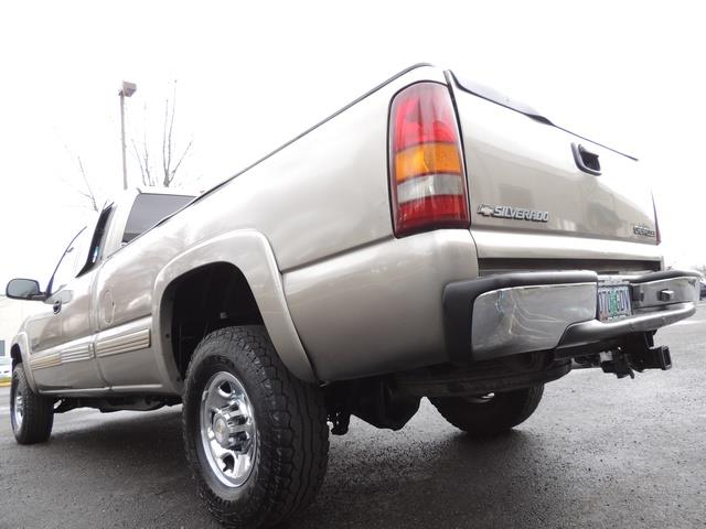 2001 Chevrolet Silverado 2500 LS 4dr Extended Cab LS / 4X4 / 8.1Liter 8Cyl   - Photo 9 - Portland, OR 97217