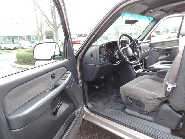 2001 Chevrolet Silverado 2500 LS 4dr Extended Cab LS / 4X4 / 8.1Liter 8Cyl   - Photo 13 - Portland, OR 97217