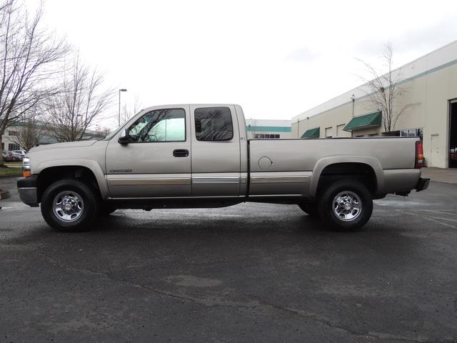 2001 Chevrolet Silverado 2500 LS 4dr Extended Cab LS / 4X4 / 8.1Liter 8Cyl   - Photo 3 - Portland, OR 97217