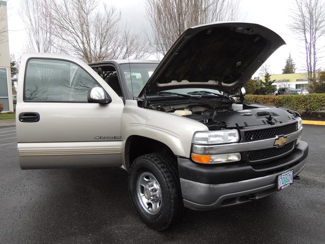 2001 Chevrolet Silverado 2500 LS 4dr Extended Cab LS / 4X4 / 8.1Liter 8Cyl   - Photo 29 - Portland, OR 97217