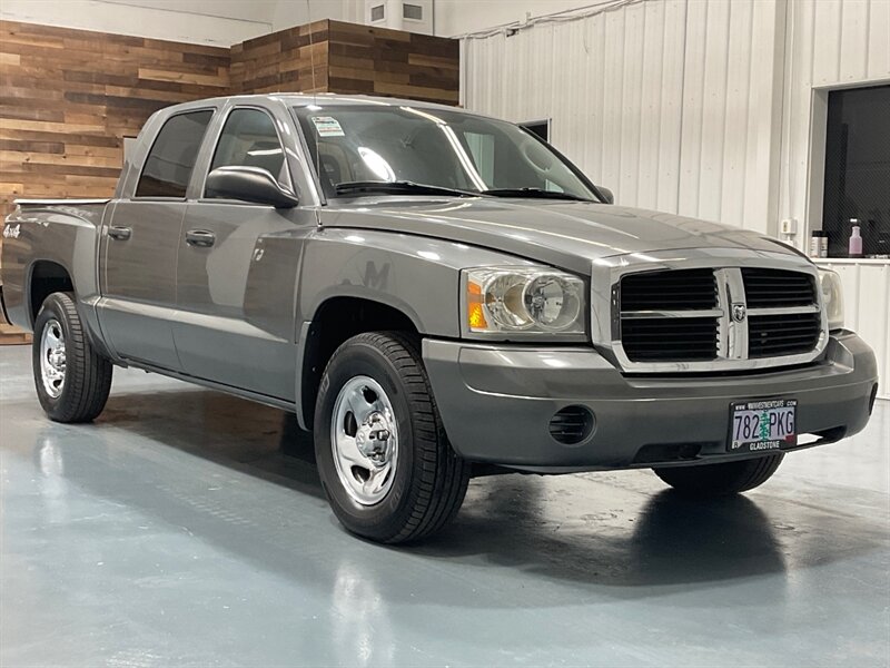 2006 Dodge Dakota Quad Cab 4X4 / 3.7L V6 / LOCAL TRUCK / ZERO RUST   - Photo 2 - Gladstone, OR 97027