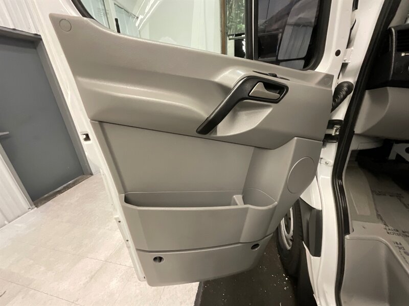 2012 Mercedes-Benz Sprinter 2500 Crew Cargo Van V6 DIESEL / HIGHROOF 170 WB  / Navigation / 93K MILES - Photo 37 - Gladstone, OR 97027