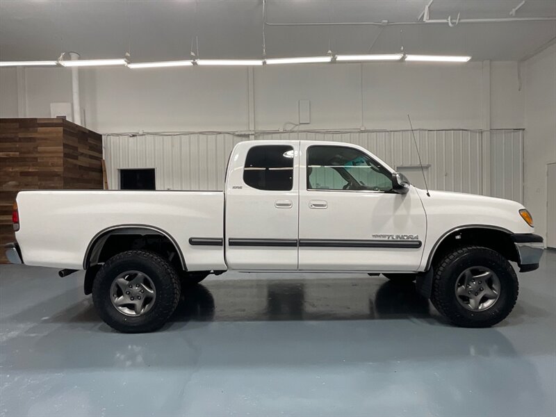 2000 Toyota Tundra SR5 Extended Cab 4X4 / 4.7L V8 / NEW TIRES LIFTED / ZERO RUST - Photo 4 - Gladstone, OR 97027
