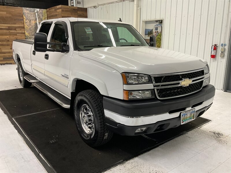 2006 Chevrolet Silverado 2500 LT Crew Cab 4X4 / 6.6L DIESEL /ALLISON / LBZ MOTOR  / 1-OWNER LOCAL / 119K MILES - Photo 2 - Gladstone, OR 97027