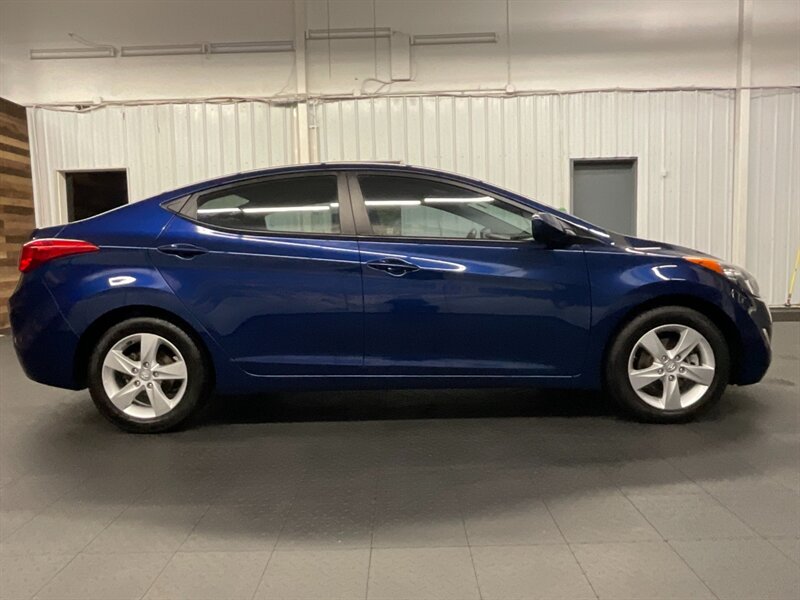 2013 Hyundai Elantra GLS Sedan / Automatic/ Heated Seats / Excel Cond   - Photo 4 - Gladstone, OR 97027