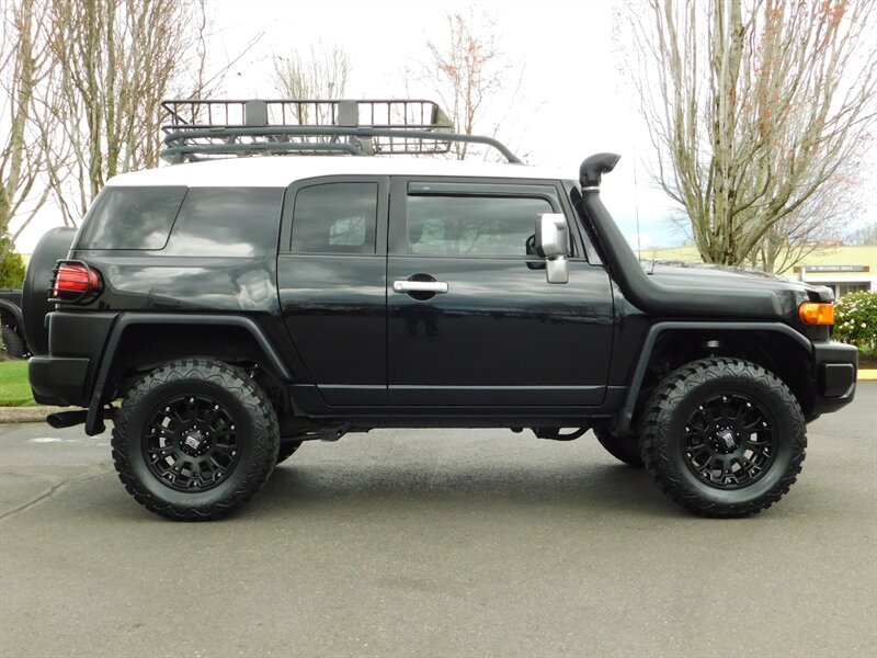 2008 Toyota FJ Cruiser 4X4 / V6 4.0L / DIFF LOCK / NEW XD's / LIFTED