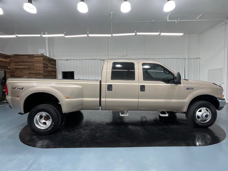 1999 Ford F-350 Lariat 4X4 / 7.3L DIESEL / DUALLY / 118K MILES  / 1-OWNER / CREW CAB - Photo 4 - Gladstone, OR 97027