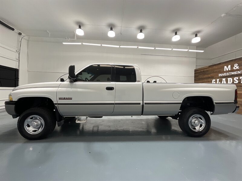 1997 Dodge Ram 2500 Laramie SLT 4X4 / 5.9L CUMMINS DIESEL 12-VALVE  / LOCAL w. ZERO RUST / 146K MILES - Photo 3 - Gladstone, OR 97027