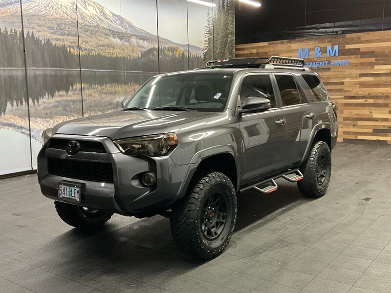 2019 Toyota 4Runner SR5 Premium 4X4 / 3RD ROW SEAT / CUSTOM LIFTED  NEW SUSPENSION LIFT KIT + NEW BF GOODRICH TIRES + NEW TRD WHEELS + NEW LUGGAGE RACK / 1-OWNER LOCAL - Photo 25 - Gladstone, OR 97027