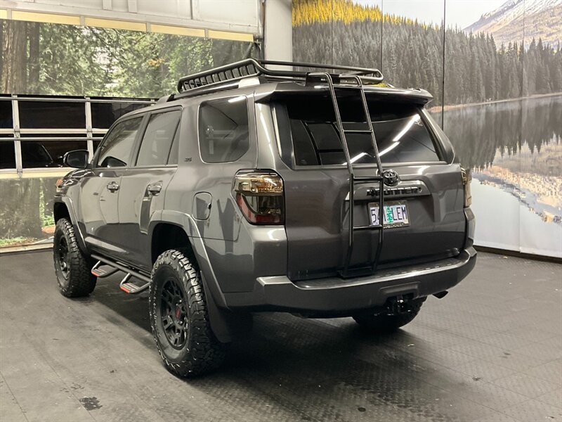 2019 Toyota 4Runner SR5 Premium 4X4 / 3RD ROW SEAT / CUSTOM LIFTED  NEW SUSPENSION LIFT KIT + NEW BF GOODRICH TIRES + NEW TRD WHEELS + NEW LUGGAGE RACK / 1-OWNER LOCAL - Photo 7 - Gladstone, OR 97027