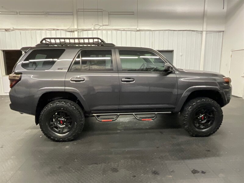 2019 Toyota 4Runner SR5 Premium 4X4 / 3RD ROW SEAT / CUSTOM LIFTED  NEW SUSPENSION LIFT KIT + NEW BF GOODRICH TIRES + NEW TRD WHEELS + NEW LUGGAGE RACK / 1-OWNER LOCAL - Photo 4 - Gladstone, OR 97027