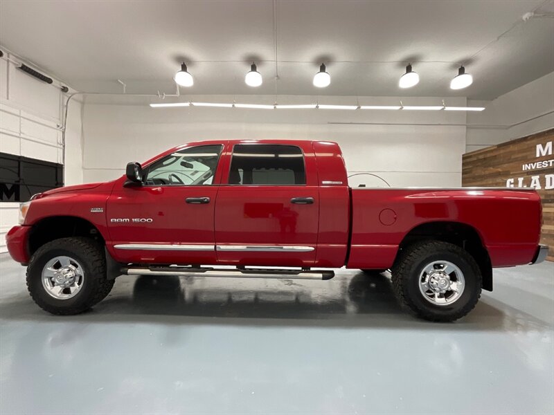 2006 Dodge Ram 1500 Laramie MEGACAB 4X4 / 5.7L V8 HEMI /Leather Heated   - Photo 3 - Gladstone, OR 97027