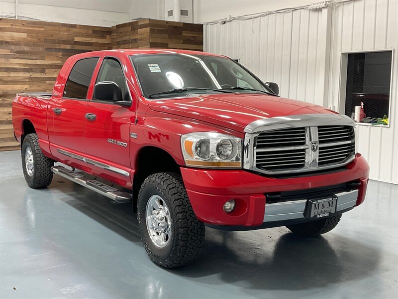 2006 Dodge Ram 1500 Laramie MEGACAB 4X4 / 5.7L V8 HEMI /Leather Heated   - Photo 2 - Gladstone, OR 97027