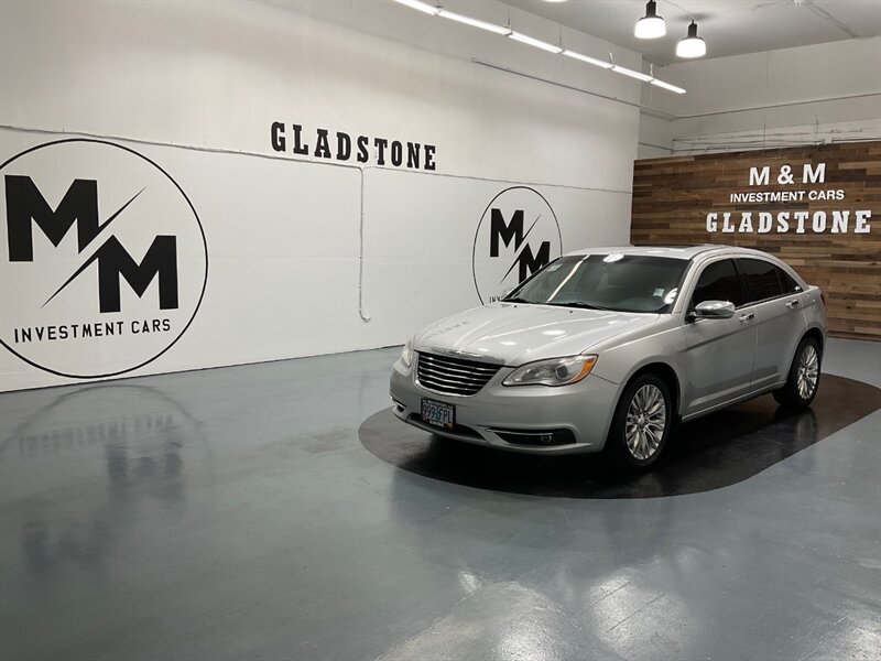 2012 Chrysler 200 Series Limited Sedan / V6 / Leather Navigation Sunroof   - Photo 5 - Gladstone, OR 97027