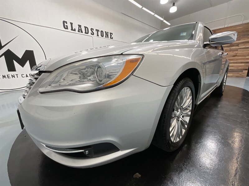 2012 Chrysler 200 Series Limited Sedan / V6 / Leather Navigation Sunroof   - Photo 35 - Gladstone, OR 97027