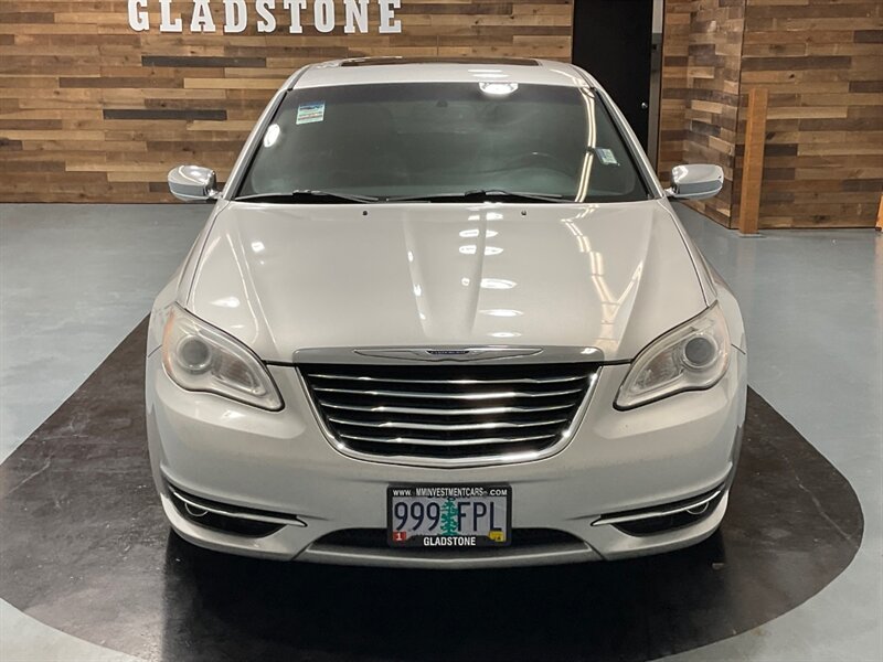 2012 Chrysler 200 Series Limited Sedan / V6 / Leather Navigation Sunroof   - Photo 6 - Gladstone, OR 97027