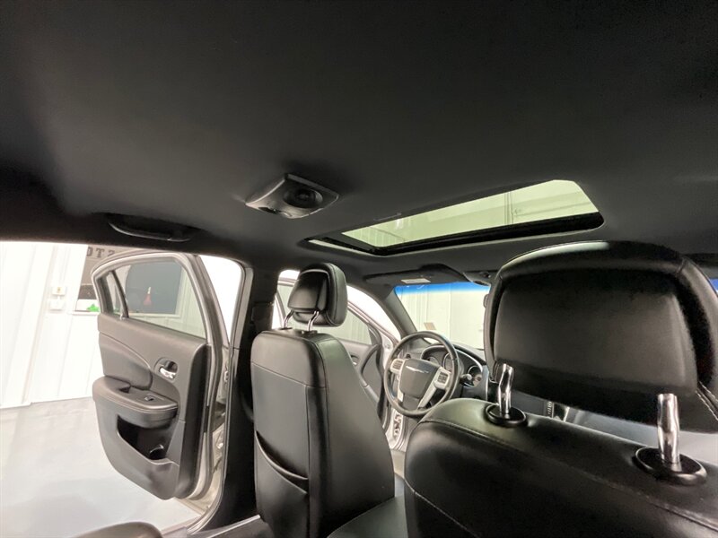 2012 Chrysler 200 Series Limited Sedan / V6 / Leather Navigation Sunroof   - Photo 22 - Gladstone, OR 97027