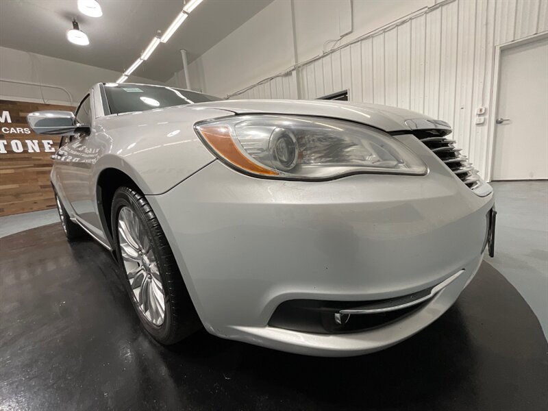 2012 Chrysler 200 Series Limited Sedan / V6 / Leather Navigation Sunroof   - Photo 36 - Gladstone, OR 97027