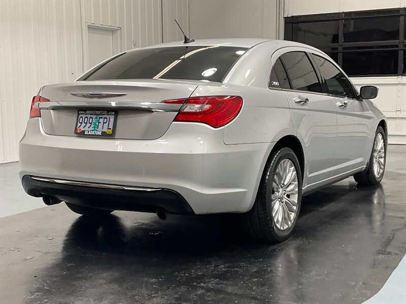 2012 Chrysler 200 Series Limited Sedan / V6 / Leather Navigation Sunroof   - Photo 8 - Gladstone, OR 97027