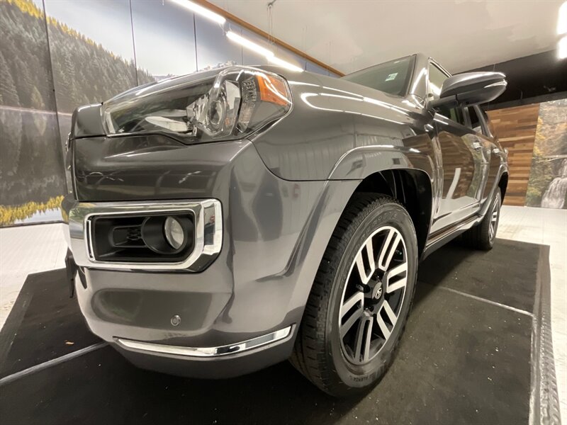 2016 Toyota 4Runner Limited 4X4 / 3RD ROW SEAT / 1-OWNER / LOADED  / Leather , Heated & Cooled Seats / Sunroof / Navigation / SHARP & CLEAN !! - Photo 9 - Gladstone, OR 97027