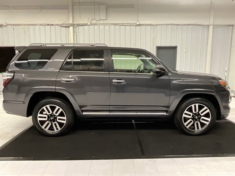 2016 Toyota 4Runner Limited 4X4 / 3RD ROW SEAT / 1-OWNER / LOADED  / Leather , Heated & Cooled Seats / Sunroof / Navigation / SHARP & CLEAN !! - Photo 4 - Gladstone, OR 97027