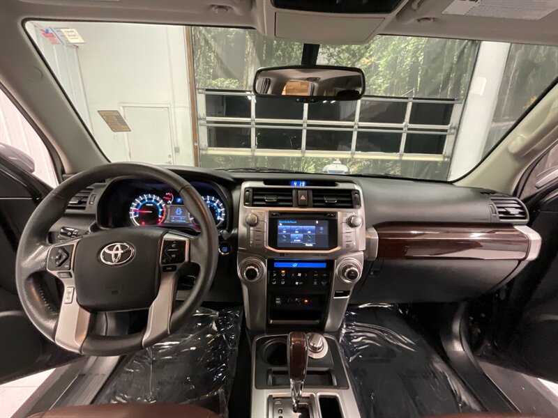 2016 Toyota 4Runner Limited 4X4 / 3RD ROW SEAT / 1-OWNER / LOADED  / Leather , Heated & Cooled Seats / Sunroof / Navigation / SHARP & CLEAN !! - Photo 33 - Gladstone, OR 97027