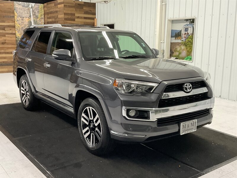 2016 Toyota 4Runner Limited 4X4 / 3RD ROW SEAT / 1-OWNER / LOADED  / Leather , Heated & Cooled Seats / Sunroof / Navigation / SHARP & CLEAN !! - Photo 2 - Gladstone, OR 97027