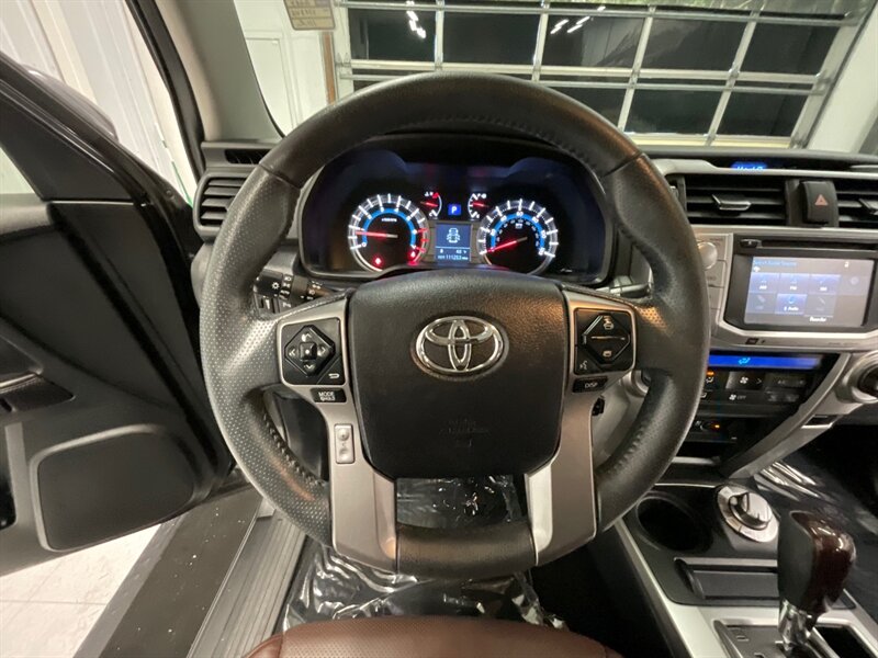 2016 Toyota 4Runner Limited 4X4 / 3RD ROW SEAT / 1-OWNER / LOADED  / Leather , Heated & Cooled Seats / Sunroof / Navigation / SHARP & CLEAN !! - Photo 32 - Gladstone, OR 97027