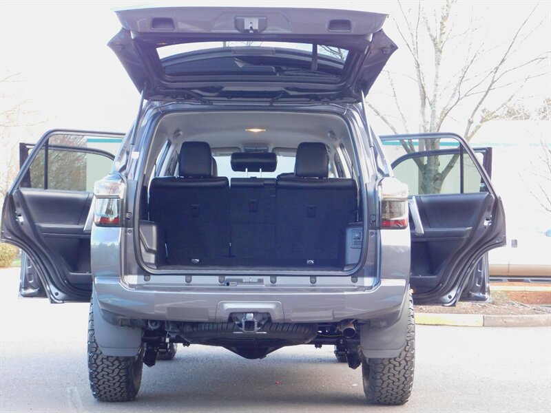 2020 Toyota 4Runner 4X4  TRD CUSTOM UPGRADE / TRD LEATHER / LIFTED   - Photo 28 - Portland, OR 97217