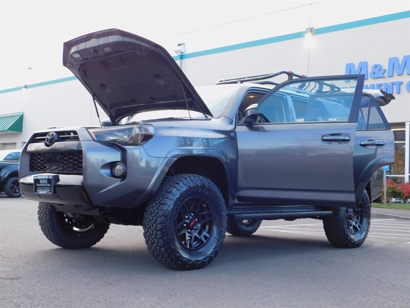 2020 Toyota 4Runner 4X4  TRD CUSTOM UPGRADE / TRD LEATHER / LIFTED   - Photo 25 - Portland, OR 97217