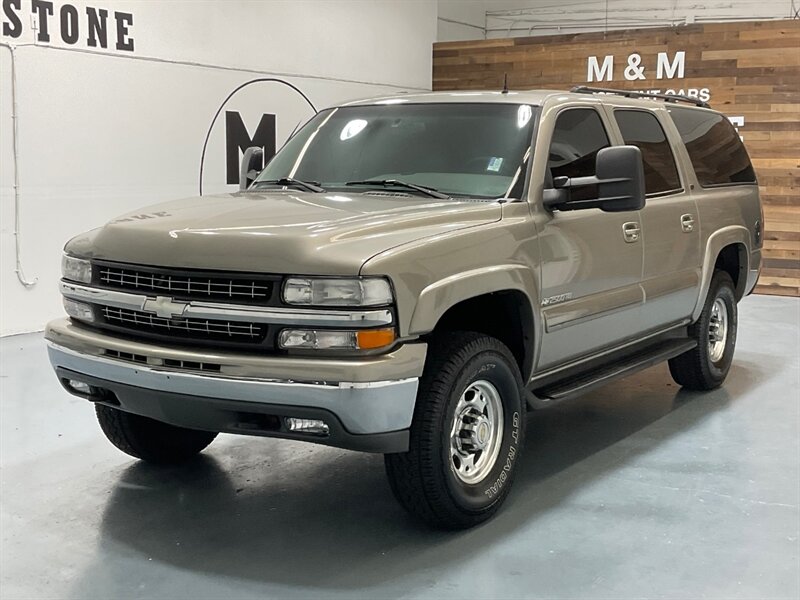2002 Chevrolet Suburban 2500 LT 4X4 / 8.1L V8 / Leather / NEW TIRES / Sunroof / Heated Seats / 3RD ROW SEAT / ZERO RUST - Photo 1 - Gladstone, OR 97027