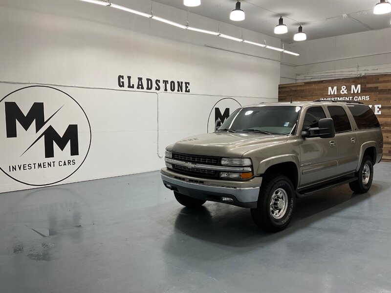 2002 Chevrolet Suburban 2500 LT 4X4 / 8.1L V8 / Leather / NEW TIRES / Sunroof / Heated Seats / 3RD ROW SEAT / ZERO RUST - Photo 25 - Gladstone, OR 97027