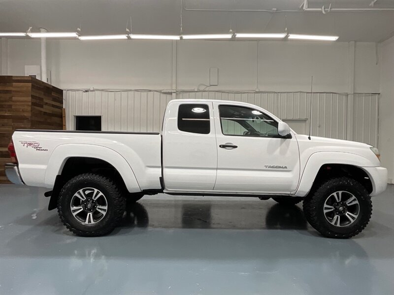 2006 Toyota Tacoma V6 Access Cab TRD OFF RD 4X4 /6-SPEED / LIFTED / NEW LIFT + NEW GOODYEAR TIRES + WHEELS / 1-OWNER LOCAL / ZERO RUST - Photo 4 - Gladstone, OR 97027