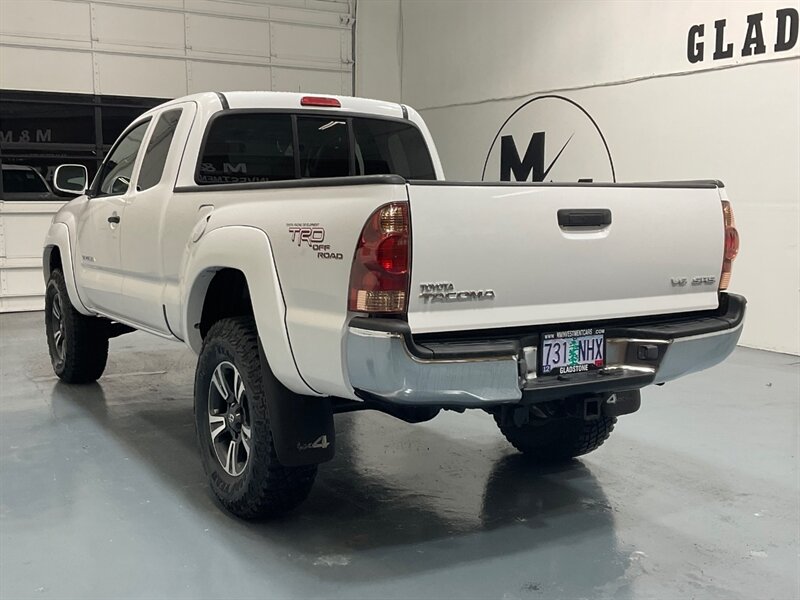 2006 Toyota Tacoma V6 Access Cab TRD OFF RD 4X4 /6-SPEED / LIFTED / NEW LIFT + NEW GOODYEAR TIRES + WHEELS / 1-OWNER LOCAL / ZERO RUST - Photo 8 - Gladstone, OR 97027