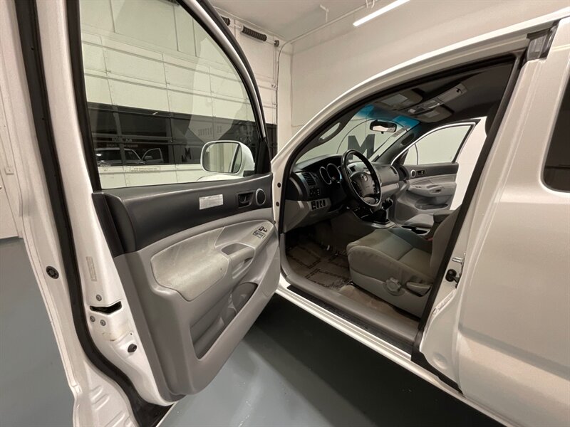 2006 Toyota Tacoma V6 Access Cab TRD OFF RD 4X4 /6-SPEED / LIFTED / NEW LIFT + NEW GOODYEAR TIRES + WHEELS / 1-OWNER LOCAL / ZERO RUST - Photo 40 - Gladstone, OR 97027