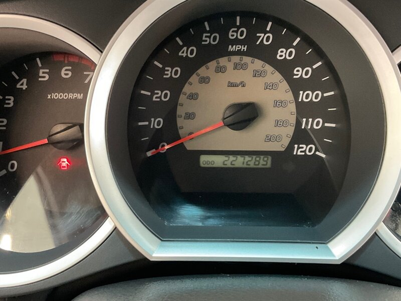 2006 Toyota Tacoma V6 Access Cab TRD OFF RD 4X4 /6-SPEED / LIFTED / NEW LIFT + NEW GOODYEAR TIRES + WHEELS / 1-OWNER LOCAL / ZERO RUST - Photo 47 - Gladstone, OR 97027