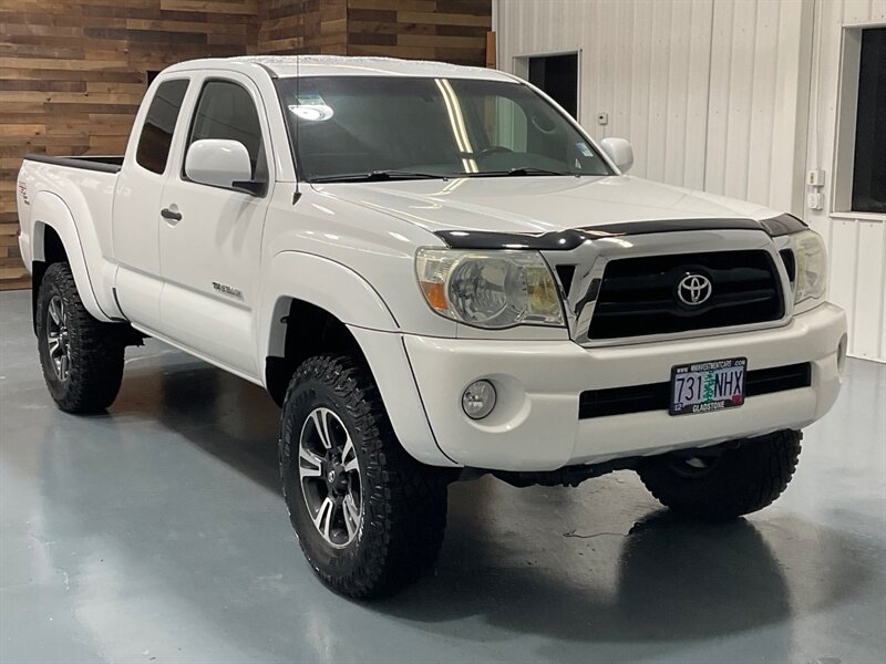 2006 Toyota Tacoma V6 Access Cab TRD OFF RD 4X4 /6-SPEED / LIFTED / NEW LIFT + NEW GOODYEAR TIRES + WHEELS / 1-OWNER LOCAL / ZERO RUST - Photo 2 - Gladstone, OR 97027