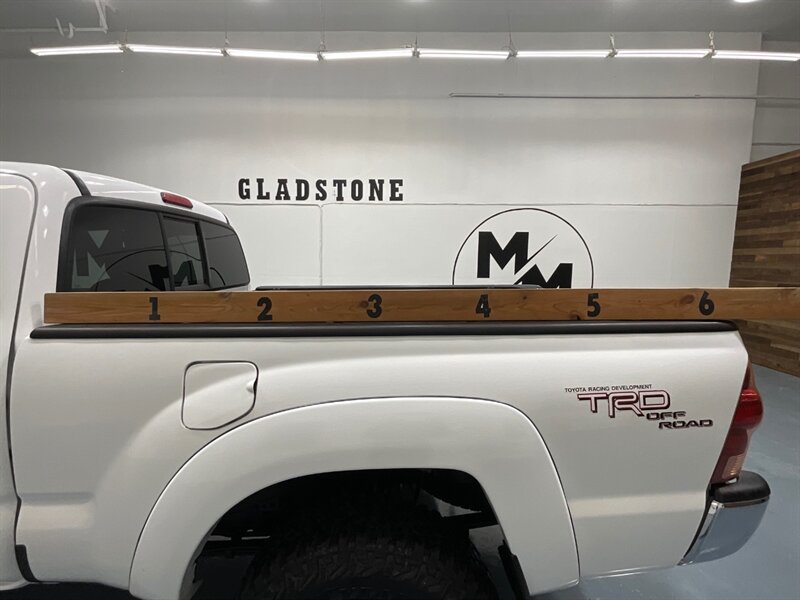 2006 Toyota Tacoma V6 Access Cab TRD OFF RD 4X4 /6-SPEED / LIFTED / NEW LIFT + NEW GOODYEAR TIRES + WHEELS / 1-OWNER LOCAL / ZERO RUST - Photo 9 - Gladstone, OR 97027