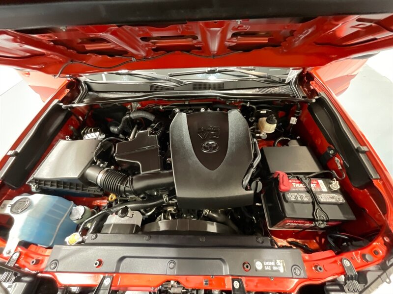 2017 Toyota Tacoma TRD Sport 4X4 / V6 / LIFT w. NEW WHEELS & TIRES /Sunroof / Heated Seats ./ Blind Spot Alert / Navigation & Backup Camera / ZERO RUST - Photo 51 - Gladstone, OR 97027