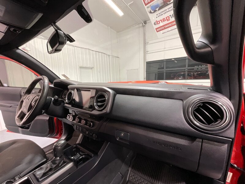 2017 Toyota Tacoma TRD Sport 4X4 / V6 / LIFT w. NEW WHEELS & TIRES /Sunroof / Heated Seats ./ Blind Spot Alert / Navigation & Backup Camera / ZERO RUST - Photo 39 - Gladstone, OR 97027
