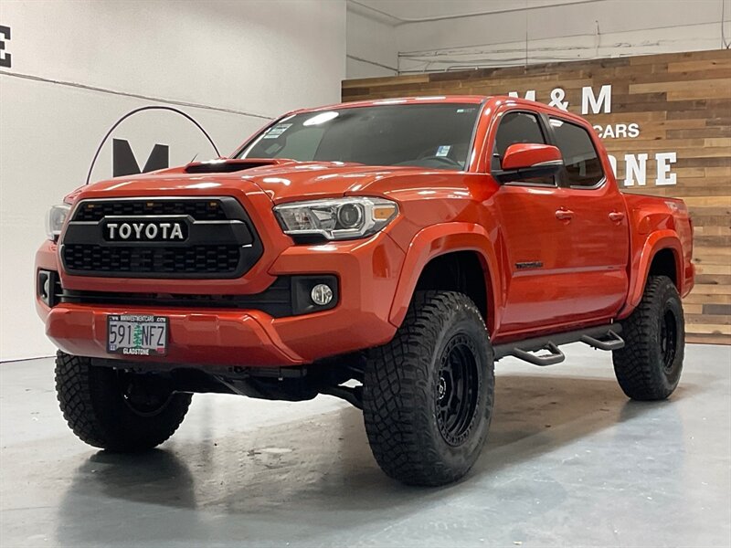 2017 Toyota Tacoma TRD Sport 4X4 / V6 / LIFT w. NEW WHEELS & TIRES /Sunroof / Heated Seats ./ Blind Spot Alert / Navigation & Backup Camera / ZERO RUST - Photo 72 - Gladstone, OR 97027