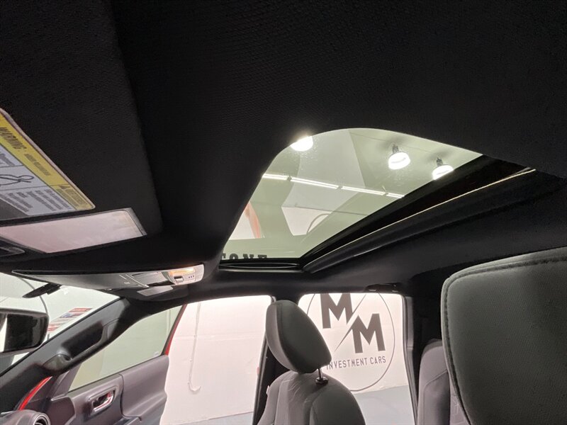 2017 Toyota Tacoma TRD Sport 4X4 / V6 / LIFT w. NEW WHEELS & TIRES /Sunroof / Heated Seats ./ Blind Spot Alert / Navigation & Backup Camera / ZERO RUST - Photo 41 - Gladstone, OR 97027