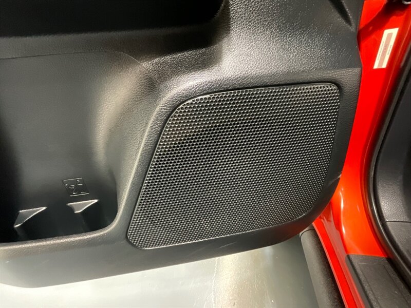 2017 Toyota Tacoma TRD Sport 4X4 / V6 / LIFT w. NEW WHEELS & TIRES /Sunroof / Heated Seats ./ Blind Spot Alert / Navigation & Backup Camera / ZERO RUST - Photo 42 - Gladstone, OR 97027