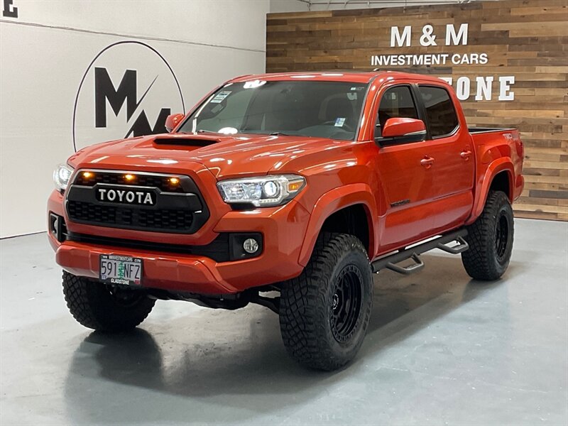 2017 Toyota Tacoma TRD Sport 4X4 / V6 / LIFT w. NEW WHEELS & TIRES /Sunroof / Heated Seats ./ Blind Spot Alert / Navigation & Backup Camera / ZERO RUST - Photo 73 - Gladstone, OR 97027