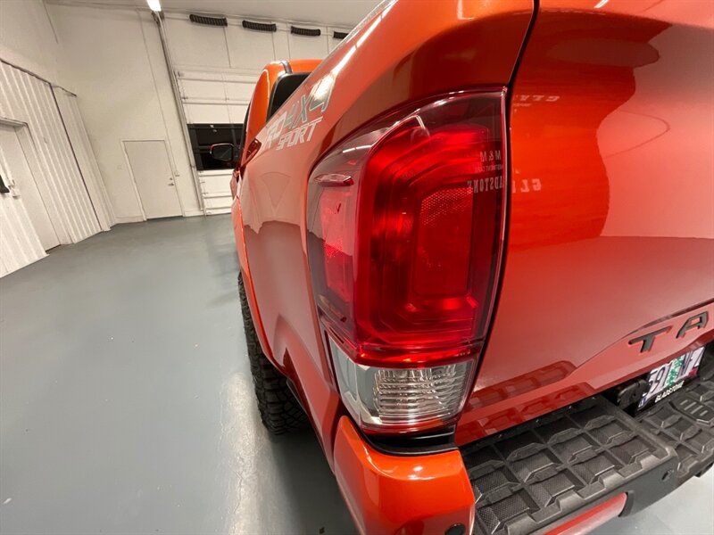 2017 Toyota Tacoma TRD Sport 4X4 / V6 / LIFT w. NEW WHEELS & TIRES /Sunroof / Heated Seats ./ Blind Spot Alert / Navigation & Backup Camera / ZERO RUST - Photo 28 - Gladstone, OR 97027