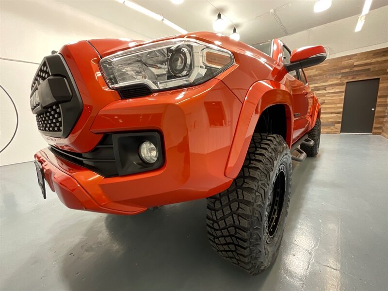 2017 Toyota Tacoma TRD Sport 4X4 / V6 / LIFT w. NEW WHEELS & TIRES /Sunroof / Heated Seats ./ Blind Spot Alert / Navigation & Backup Camera / ZERO RUST - Photo 67 - Gladstone, OR 97027